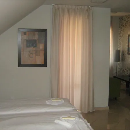 Zara Hotel